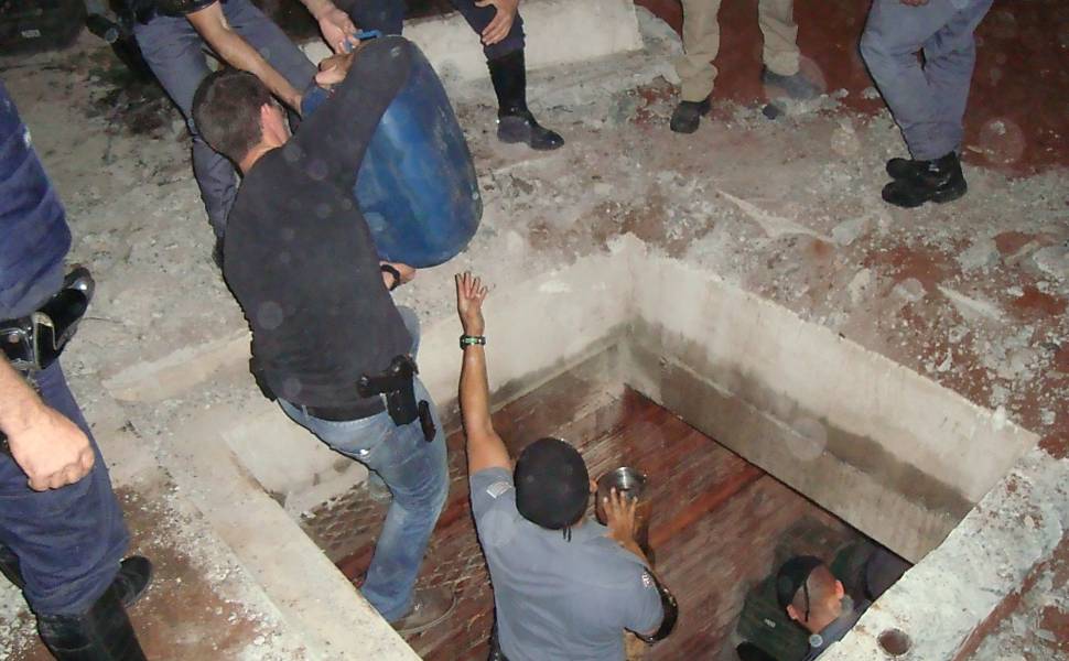 Armazém subterrâneo de drogas em Piracicaba