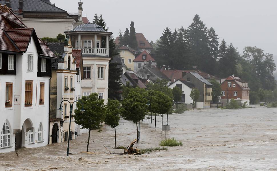 Enchentes atingem países europeus