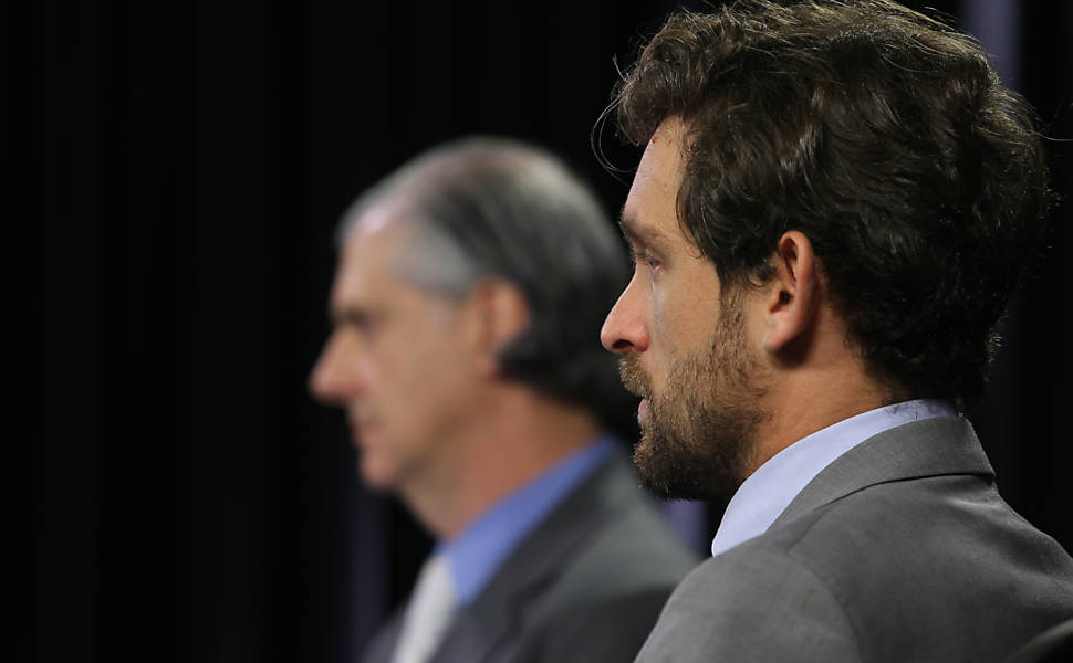 Os jornalistas que conduziram a entrevista, Fernando Rodrigues (esq.) e Felipe Seligman, em 2013