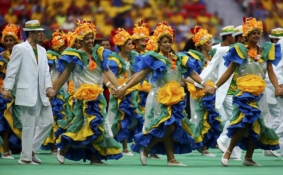 Населенность Бразилии. Национальный костюм Бразилии. Национальная одежда Бразилии. Народы Бразилии. Какие народы в бразилии