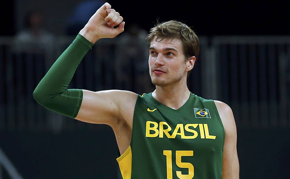 Primeiro brasileiro campeão da NBA, Tiago Splitter se aposenta - 19/02/2018  - Esporte - Folha