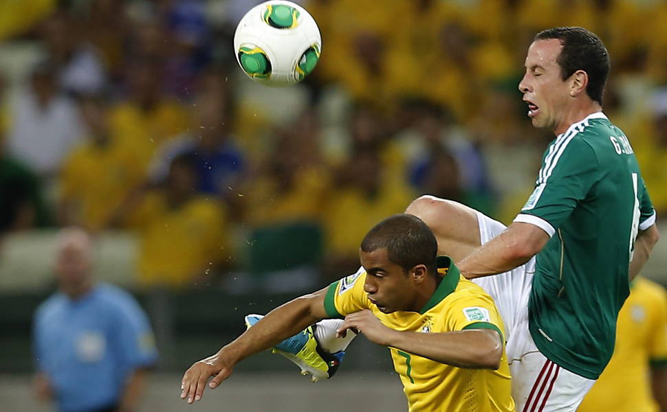 Maior negociação do futebol brasileiro para a Europa, Lucas (PSG), 20 anos e dez meses, tornou-se o xodó da torcida na Copa das Confederações, mas perdeu espaço para Bernard como principal opção ofensiva entre os suplentes. Ele atuou em dois jogos, ficou 28 minutos em campo e não errou nenhum passe.