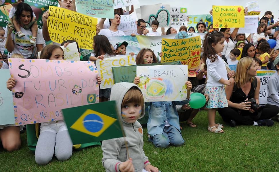 Crianças protestam no Rio