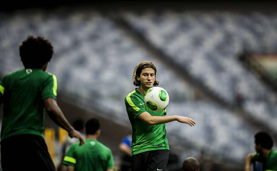 Apesar de ser titular no amistoso contra a Inglaterra, primeira partida de preparação para a Copa das Confederações, o lateral esquerdo Filipe Luís, 27, do Atlético de Madri, não participou de nenhum duelo da competição. Ele foi convocado oito vezes, fez três jogos e nenhum gol.
