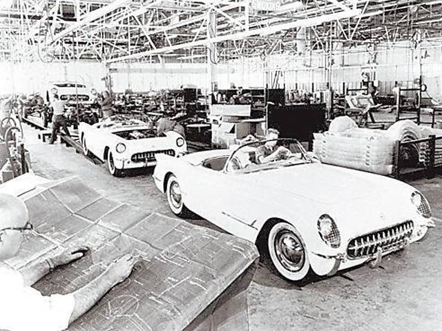 Chevrolet Corvette completa 60 anos de produção