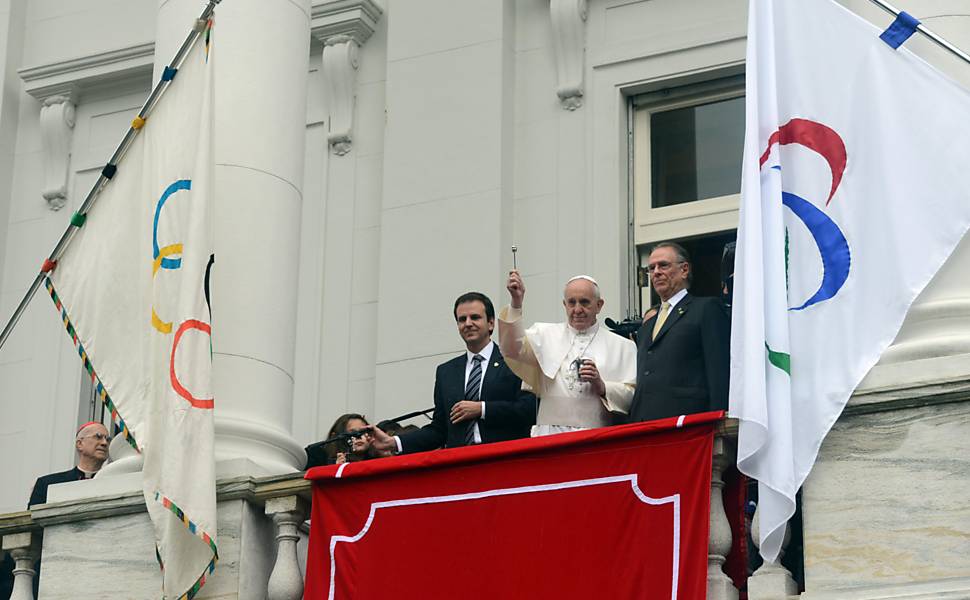 Papa Francisco visita o Palácio da Cidade
