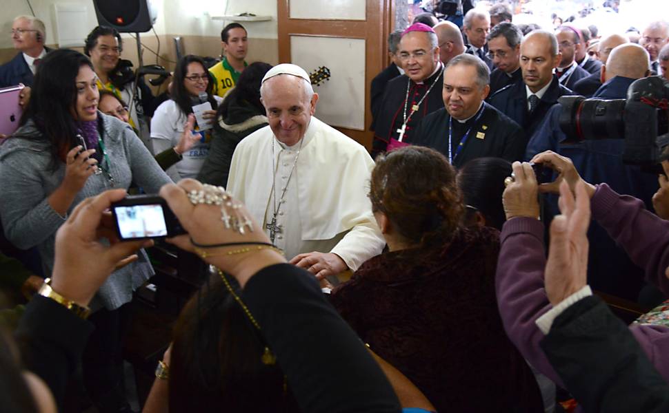 Papa Francisco visita comunidade da Varginha