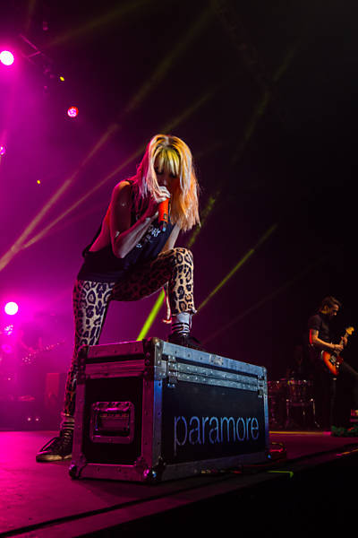 Paramore Brasil on X: A nova capa do álbum 'Paramore' no Spotify 😏🤐   / X