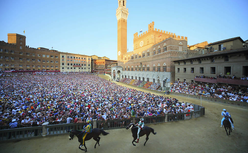Corrida de cavalos em Siena