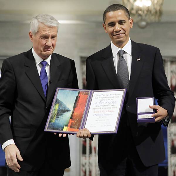 <b>2009</b>
<b>Barack Obama</b>
"Por seus extraordinários esforços para fortalecer a diplomacia internacional e a cooperação entre os povos"