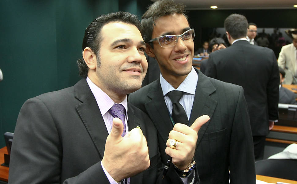 Feliciano posa para foto durante reunião da Comissão de Direitos Humanos da Câmara