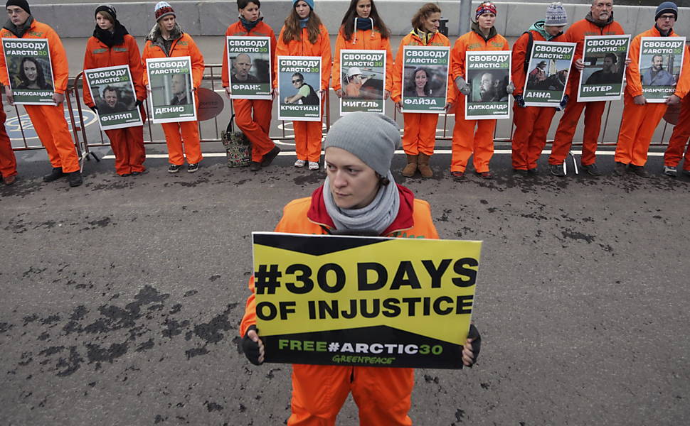 Protestos pela prisão de ativistas do Greenpeace