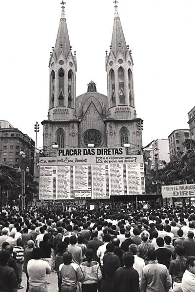 Comício pelas Diretas-Já na praça da Sé