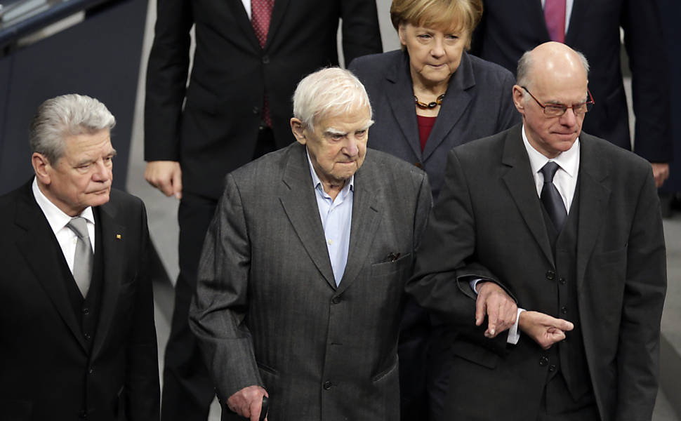 Quem tem 95 anos é o sobrevivente. O Joachim Gauck (à esq.) tem 74