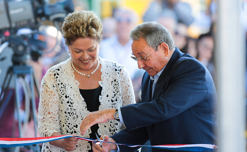Raúl Castro e Dilma Rousseff participam da inauguração do porto de Mariel 