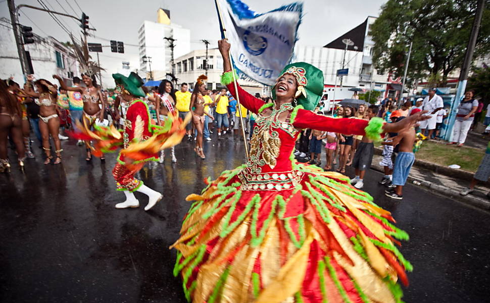 Já é Carnaval: blocos de rua dominam SP