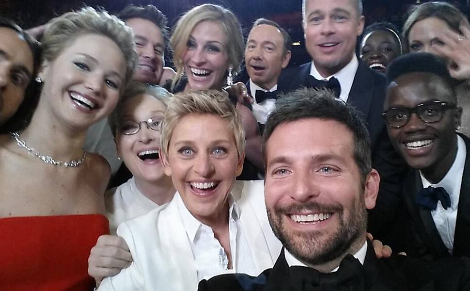 'Selfie' do Oscar vira meme
