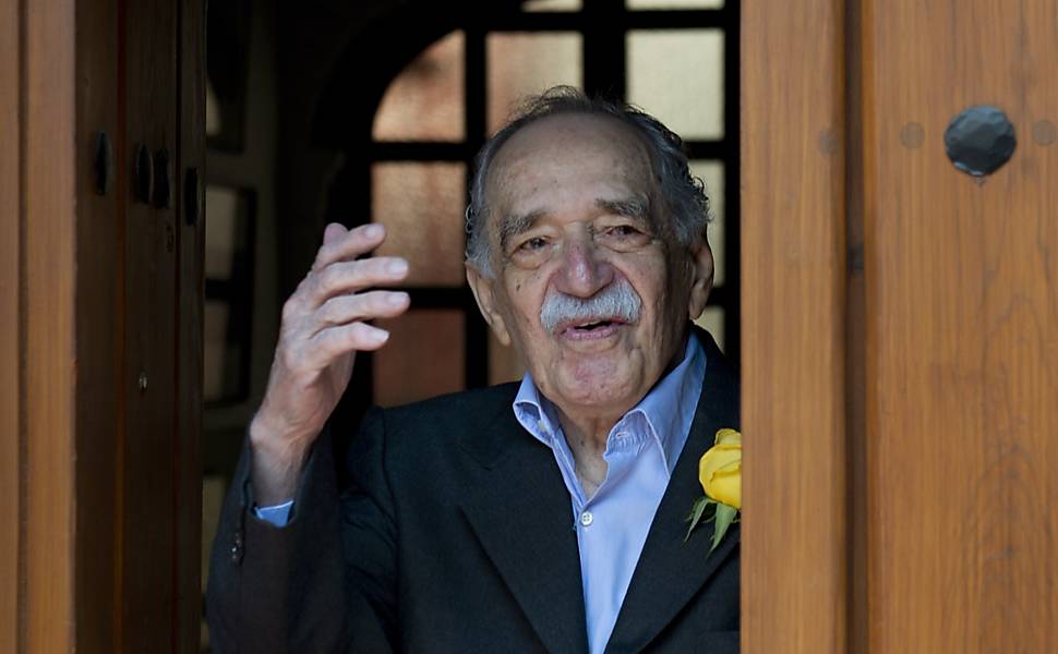 Gabriel García Márquez saúda jornalistas em sua última aparição, em 6 de março, dia de seu aniversário