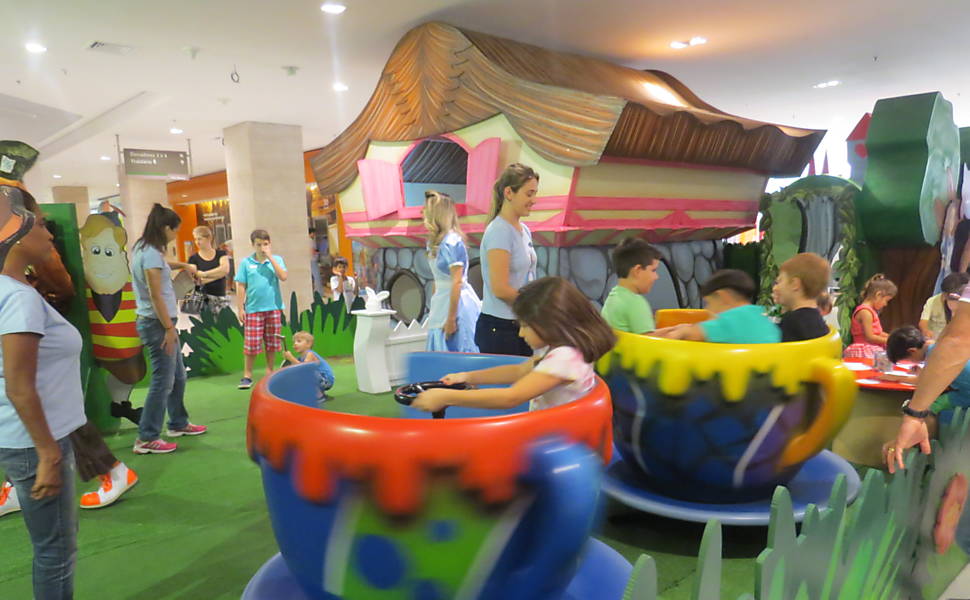 Shoppings têm atrações de Páscoa para crianças