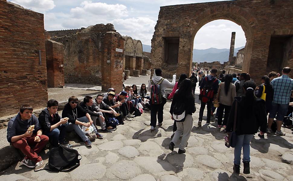 Restauração em sítio arqueológico de Pompeia