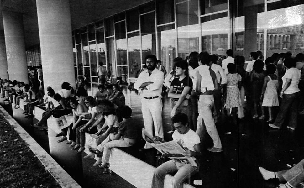 Vigília na porta do Congresso Nacional