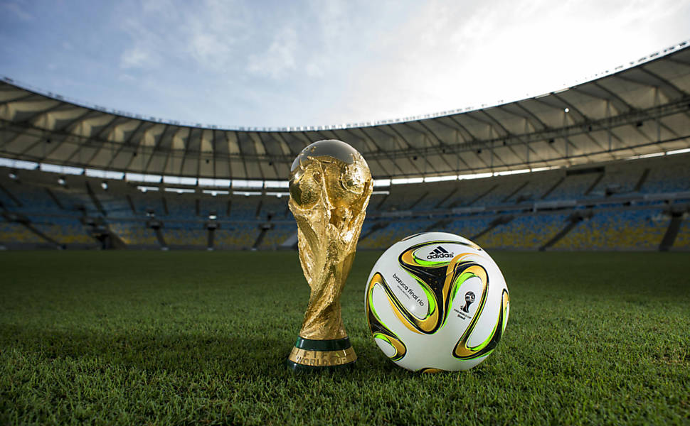 Copa da Rússia terá bola colorida a partir das oitavas de final - 26/06/2018  - Esporte - Folha