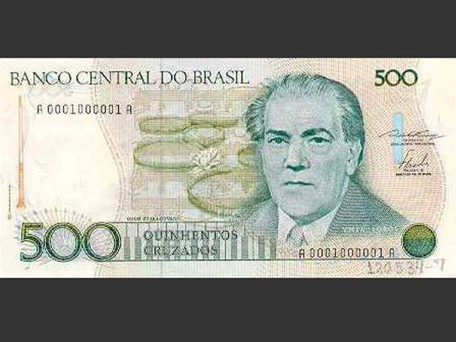 Nota de Cz$ 500. O Cruzado foi a moeda vigente no Brasil de 28 de fevereiro de 1986 a 15 de janeiro de 1989