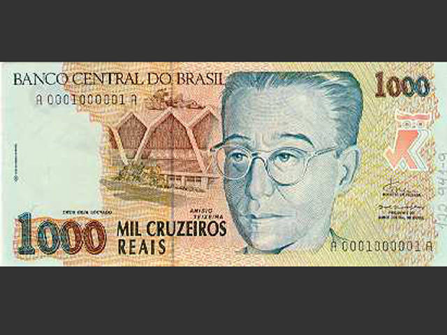 Nota de CR$ 1.000. O Cruzeiro Real foi a moeda vigente no Brasil de 1º de agosto de 1993 a 30 de junho de 1994