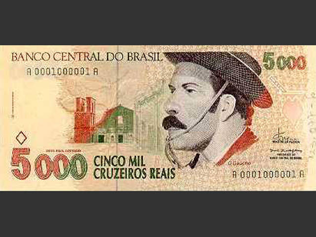 Nota de CR$ 5.000. O Cruzeiro Real foi a moeda vigente no Brasil de 1º de agosto de 1993 a 30 de junho de 1994