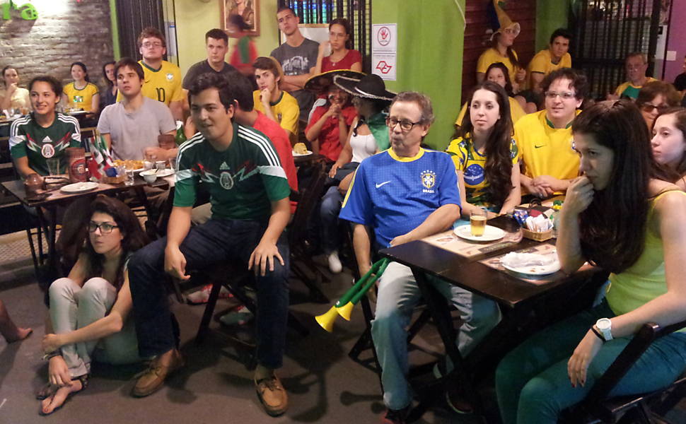 Torcida da partida entre Brasil e México