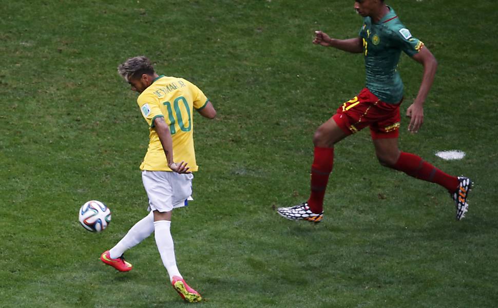 Brasil x Camarões em dez lances