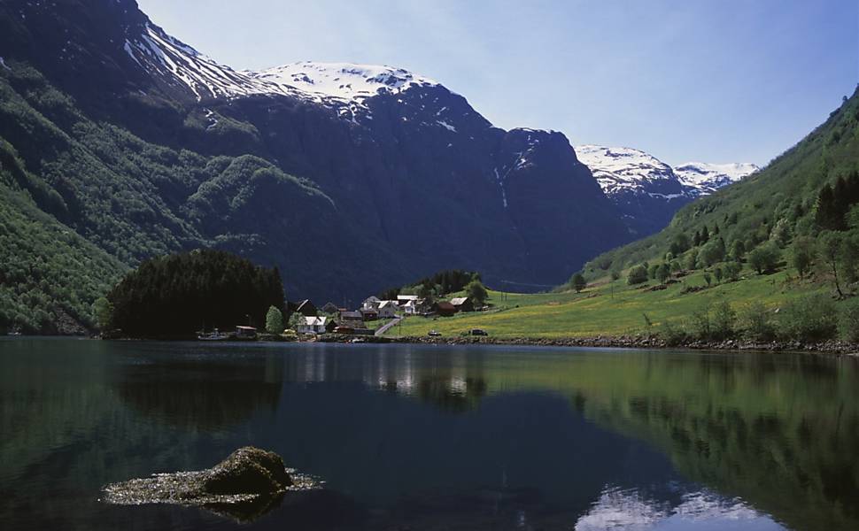 Fiorde de Sogne, em Nærøyfjord, na Noruega