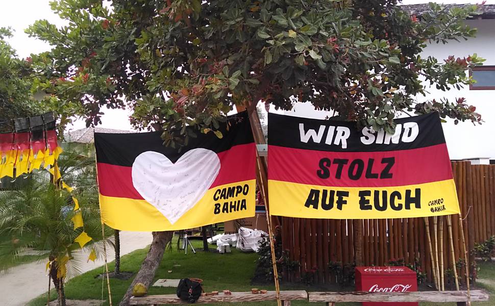 Tribo confraterniza com seleção alemã
