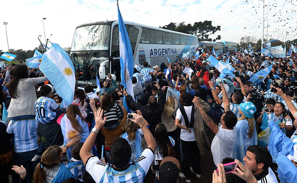 Seleção argentina chega a Buenos Aires