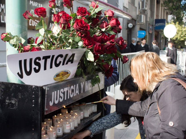 Argentinos relembram atentado da Amia 