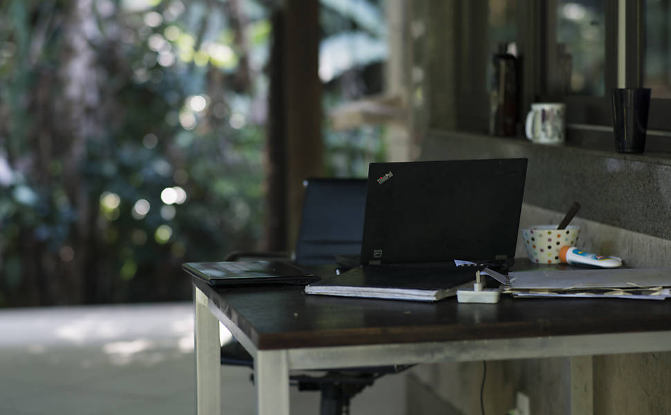 A mesa de trabalho de Glenn Greenwald, de onde o jornalista denunciou a espionagem feita pela NSA