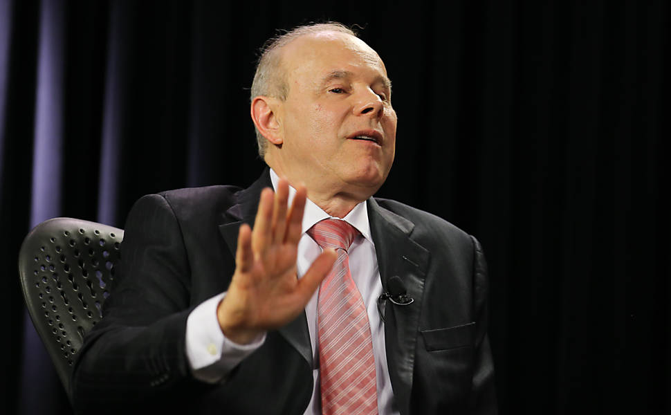 O ministro da Fazenda, Guido Mantega, no Poder e Política