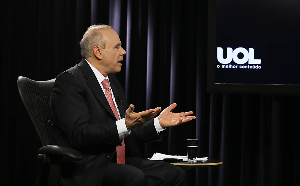 O ministro da Fazenda, Guido Mantega, no Poder e Política