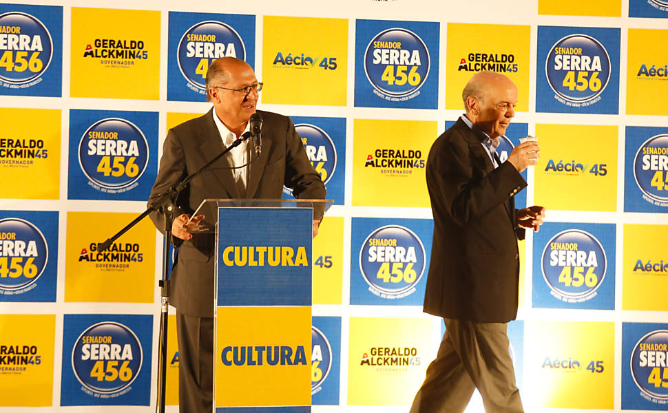 Alckmin e José Serra, candidato ao Senado, participam de ato de campanha em São Paulo
