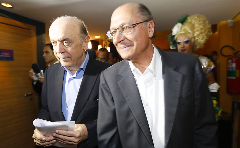 Alckmin e José Serra, candidato ao Senado, participam de ato de campanha em São Paulo