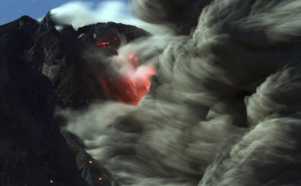 Vulcão Sinabung na Indonésia
