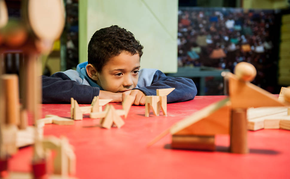 Oficina de construção de brinquedos