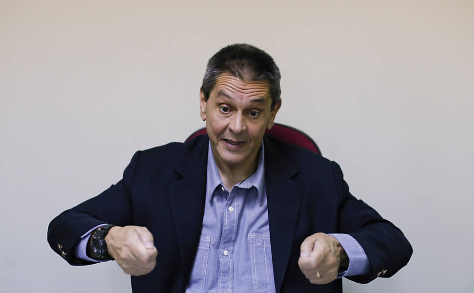 Roberto Jefferson, no escritório de advocaria em que tem autorização para trabalhar durante o dia fora da cadeia