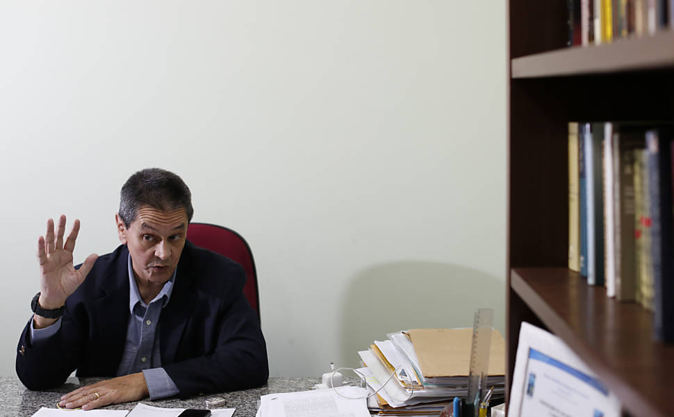 Roberto Jefferson, no escritório de advocaria em que tem autorização para trabalhar durante o dia fora da cadeia