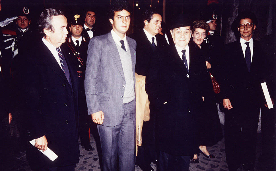 Aécio Neves ao lado do avô Tancredo durante viagem pela Europa 