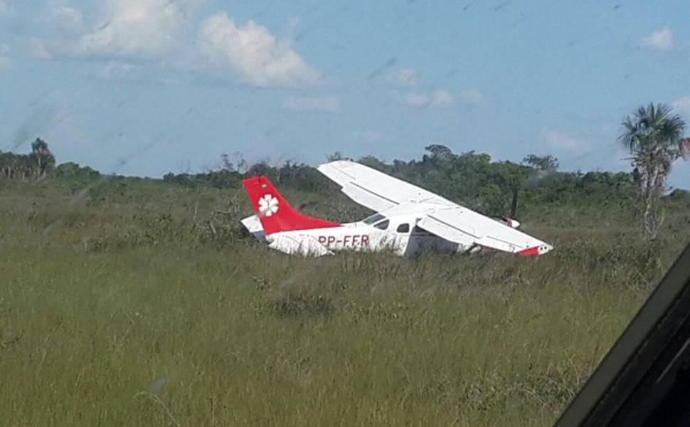 Resgate de ocupantes de avião desaparecido