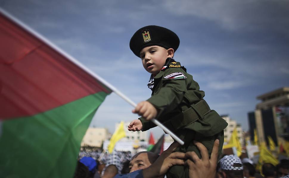 Palestinos relembram em 2014 os dez anos da morte de Yasser Arafat