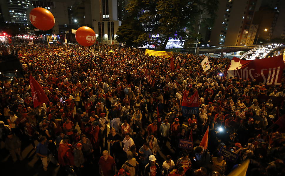 Protesto de movimentos sociais na Paulista