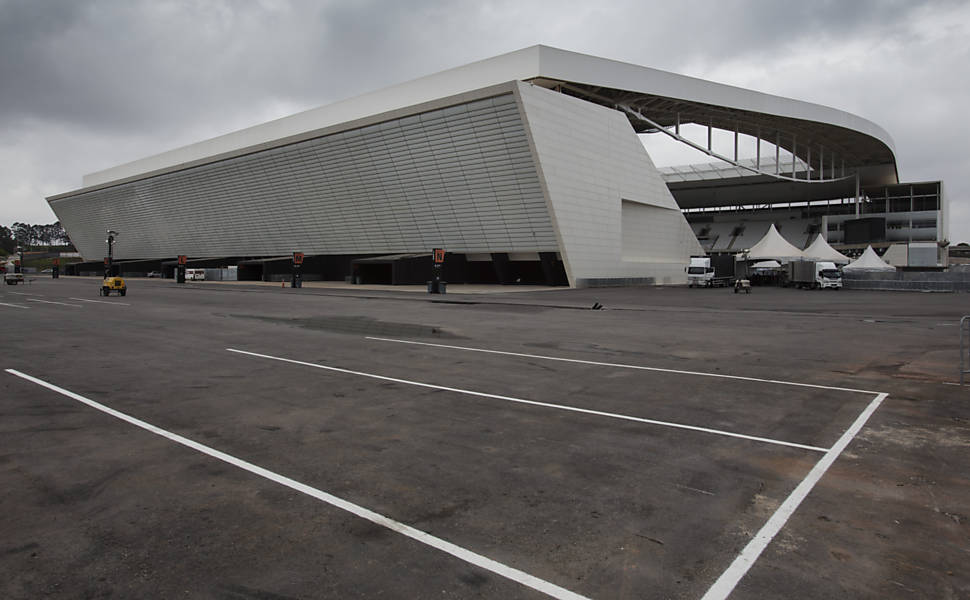 Fachada do Itaquerão, em novembro de 2014