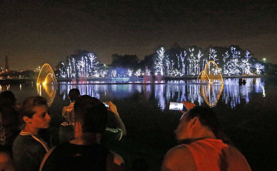 Inauguração da iluminação de natal no parque do Ibirapuera na capital paulista